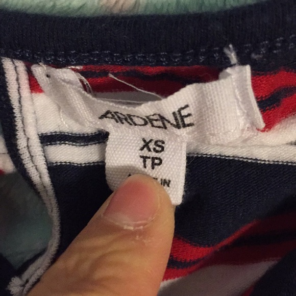 White navy blue and red crop top - Picture 3 of 4